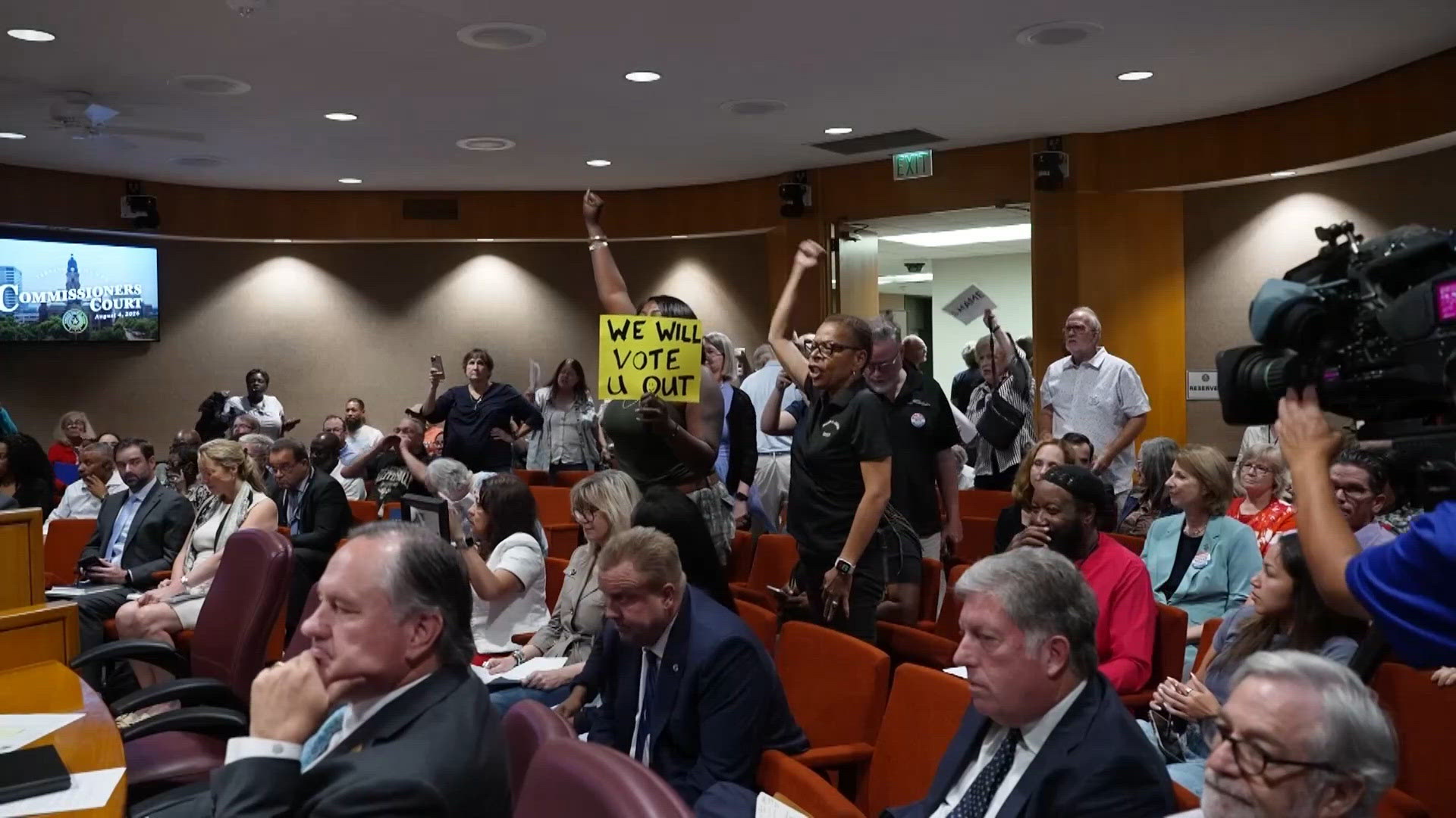 fewer-places-to-vote-tarrant-county-weighs-a-revised-polling-plan-amid-growing-backlash