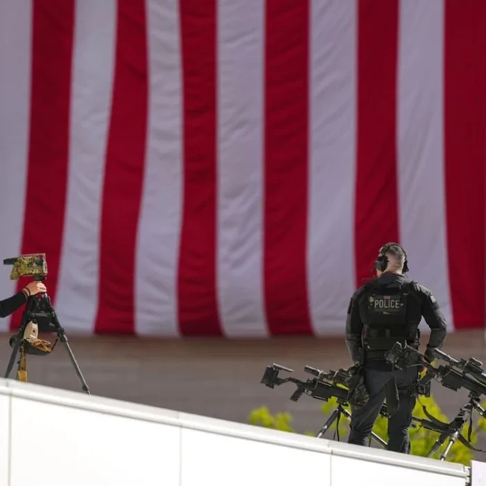 Secret Service Puts Three Officials on Leave, Including Its Top Spokesman
