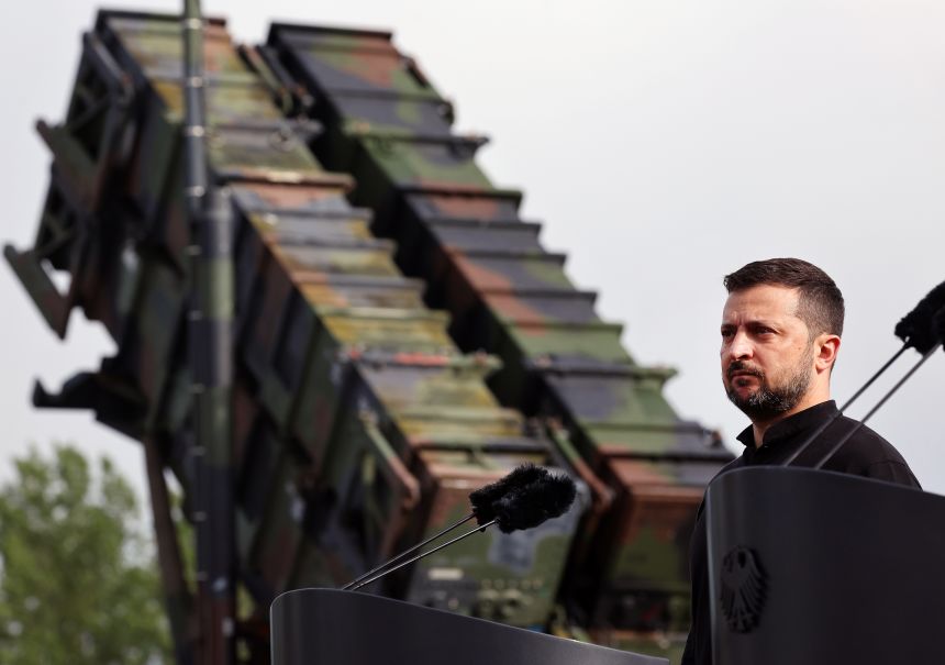 zelensky-warns-russia-likely-to-mobilize-300000-more-troops-as-air-defense-supplies-dwindle