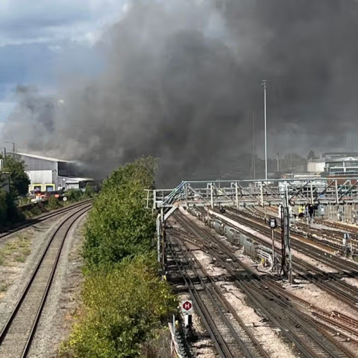 Neasden Waste Facility Fire Halts Metropolitan Line as 125 Firefighters Battle Blaze Near Wembley