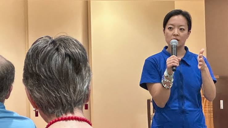 a-democratic-socialist-leads-in-wisconsin-as-voters-weigh-change-against-electability