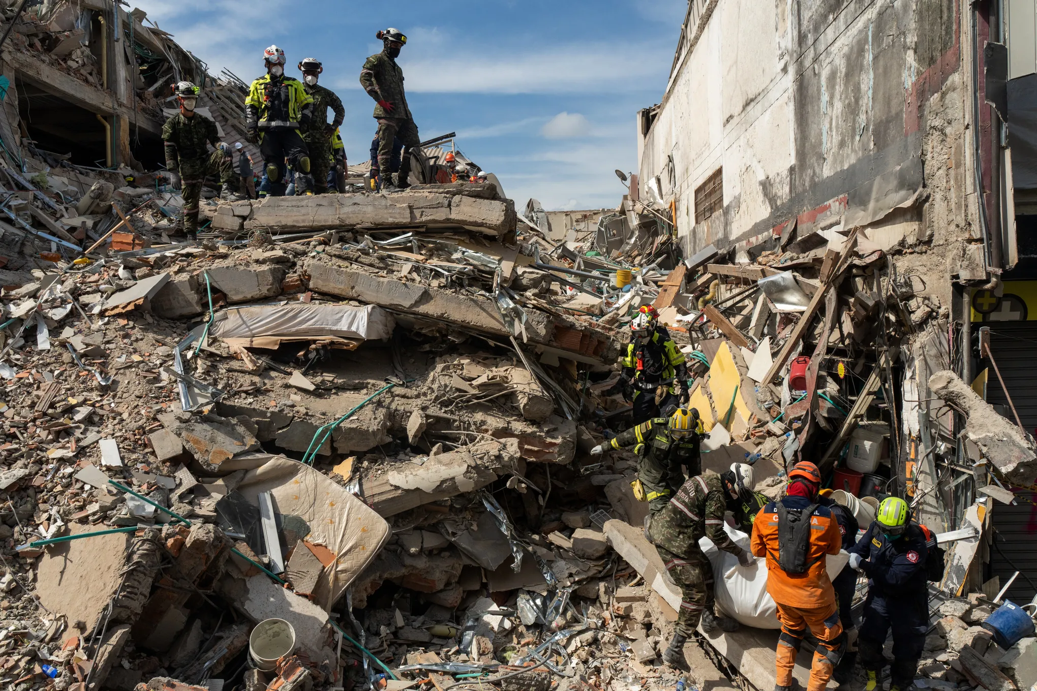 like-the-people-here-just-dont-matter-buenaventura-rebuilds-alone-after-colombias-earthquake