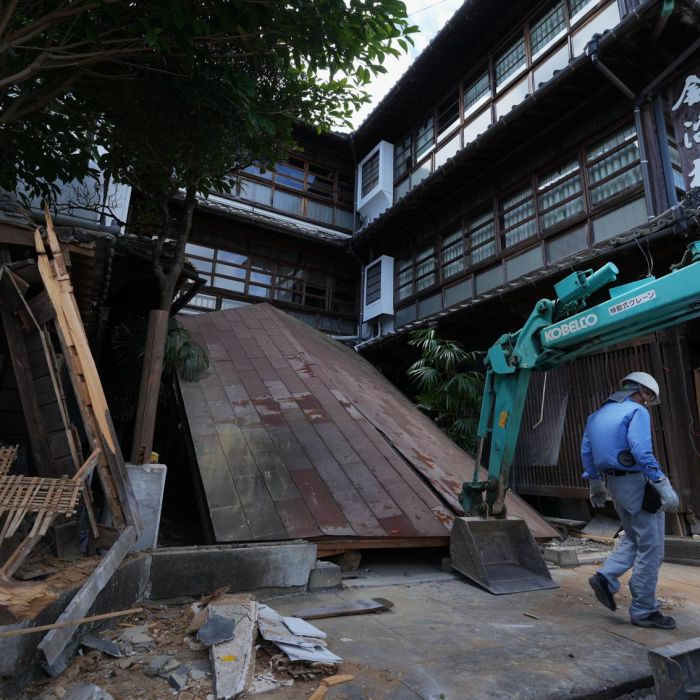 Sent Back for the Cash Register: The Order That Cost Two Lives in Japan’s Quake-Hit Mall