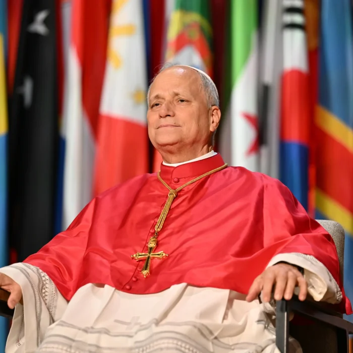 Pope Leo XIV Warns Against a “Paradise of Machines” as He Begins Historic France Visit