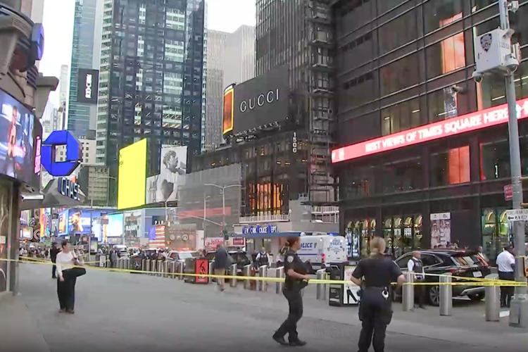 four-minutes-on-seventh-avenue-times-square-stabbing-leaves-one-dead-and-reopens-the-mental-health-debate