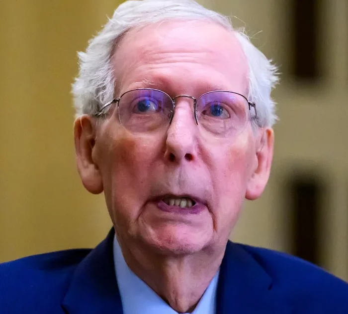 Mitch McConnell’s Paid Return After 92-Day Absence Sparks Online Backlash Over Congressional Leave