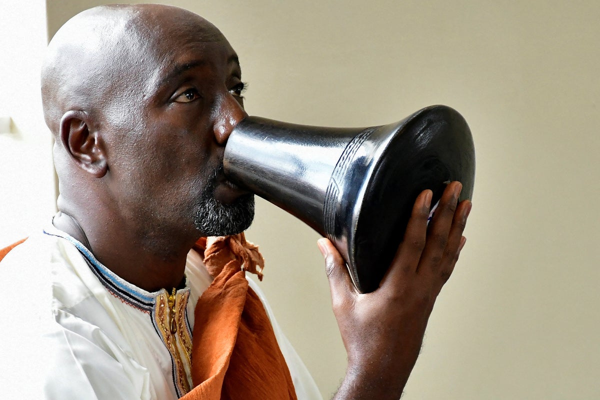 from-newsroom-to-throne-journalist-crowned-king-of-ugandas-tooro-kingdom