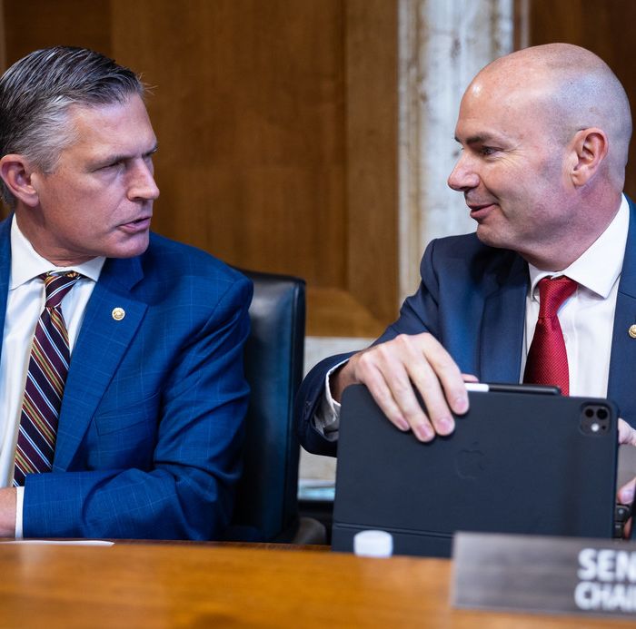 Democrats Push Jeffries To Discipline Rogue Members As Rand Paul Blocks AI Kill Switch Bill