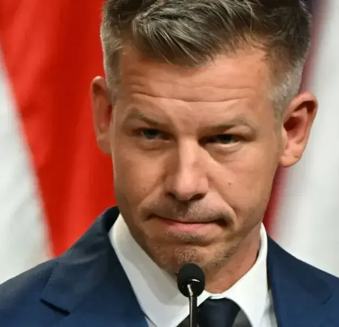 Péter Magyar Immunity Lifted as Hungarian Parliament Votes Unanimously in Nightclub Phone Case