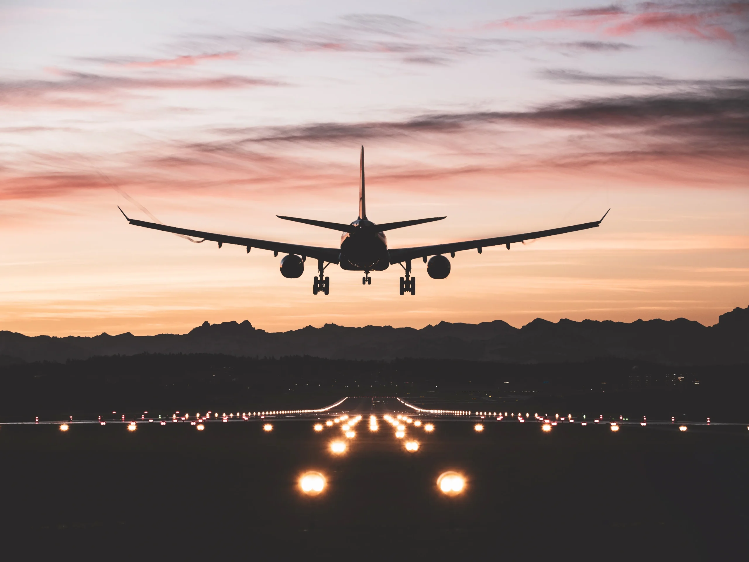 middle-east-flight-disruptions-continue-despite-riyadh-airport-reopening