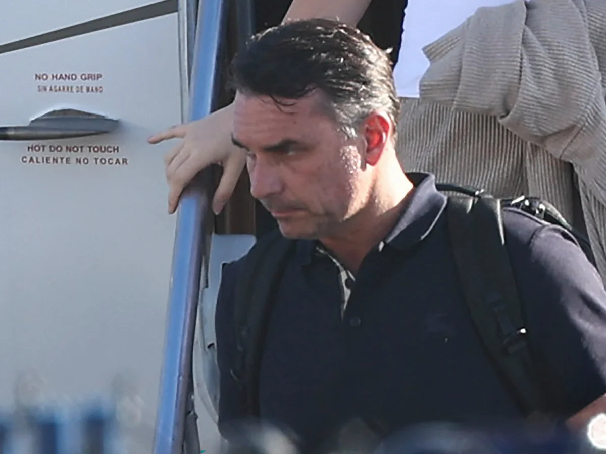 flavio-bolsonaro-flees-to-miami-after-election-loss-what-comes-next-for-brazils-right