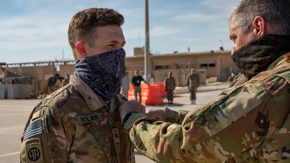army-reservist-receives-purple-heart-for-wounds-in-opening-iranian-drone-strike-on-u-s-forces-in-kuwait
